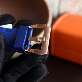 Panerai SUBMERSIBLE BMG-TECH — 47-миллиметровые часы из серии Sub