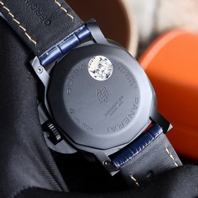 Panerai SUBMERSIBLE BMG-TECH — 47-миллиметровые часы из серии Sub