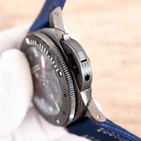 Часы Panerai Luminor Marina Благодаря светоотражающему покрытию S