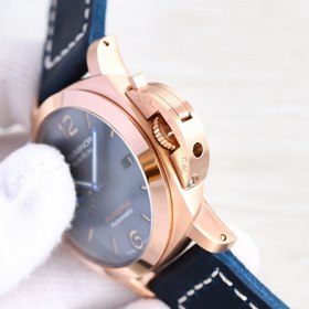 Panerai SUBMERSIBLE BMG-TECH — 47-миллиметровые часы из серии Sub