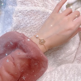Браслет Possession Camellia от Piaget Браслет с ажурным дизайном