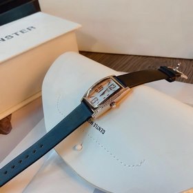 Женские часы Piaget Limelight Плавные линии дизайна не только выг