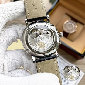 Часы Piaget GOA37128 Вдохновлены морским стилем и роскошным дизай