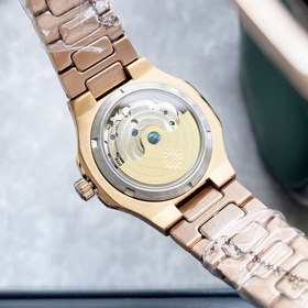 Patek Philippe Sportive Élégance, женские часы Nautilus PP7118 По