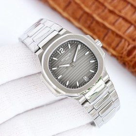 Patek Philippe Sportive et élégante Montre pour femme Nautilus PP