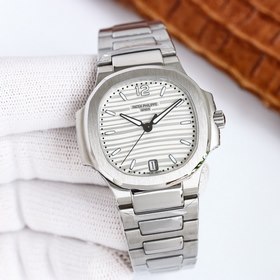 Patek Philippe Sportive et élégante Montre pour femme Nautilus PP