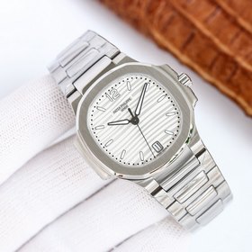Patek Philippe Sportive et élégante Montre pour femme Nautilus PP