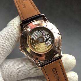 Новые часы Patek Philippe Корпус часов тщательно разработан в том