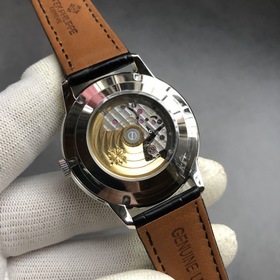 Новые часы Patek Philippe Корпус часов тщательно разработан в том