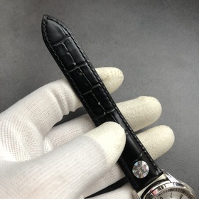 Новые часы Patek Philippe Корпус часов тщательно разработан в том