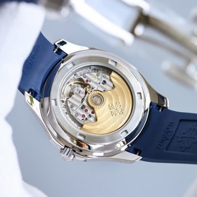 Часы Patek Philippe «Hand Grenade» серии 5167R. Диаметр 40 мм, то