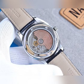 Команда часовщиков Patek Philippe впервые создала мужской часы с 
