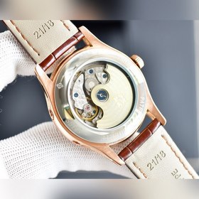 Patek Philippe представляет часы сложными функциями 5205G. Размер