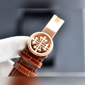 Patek Philippe представляет часы сложными функциями 5205G. Размер