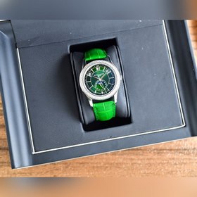 Patek Philippe представляет часы сложными функциями 5205G. Размер