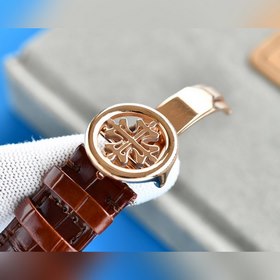 Часы Patek Philippe сложными функциями хронографом 5205G После дв