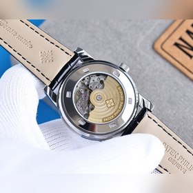 Patek Philippe PATEK PHILIPPE Классическая лаконичность Необходим