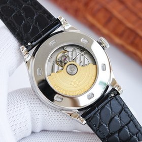 Оverseas Edition с гравировкой от Patek Philippe представляет вам