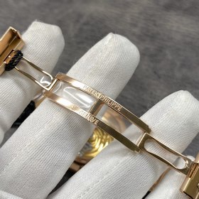 Часы Patek Philippe Nautilus впечатляет новым дизайном, полностью