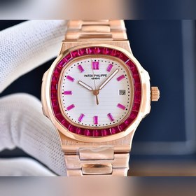PATEK PHILIPPE Пэтэк Филипп Серия цветных квадратных бриллиантов 
