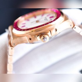 PATEK PHILIPPE Пэтэк Филипп Серия цветных квадратных бриллиантов 