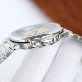 Совместная коллекция Patek Philippe и Tiffany — Nautilus в синем 