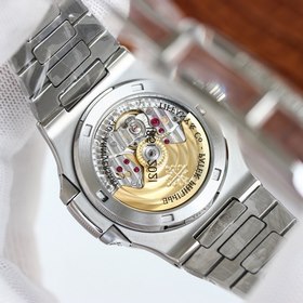 Совместная коллекция Patek Philippe и Tiffany — Nautilus в синем 