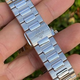 Patek Philippe Женские часы Nautilus 324SC с 29 бриллиантами