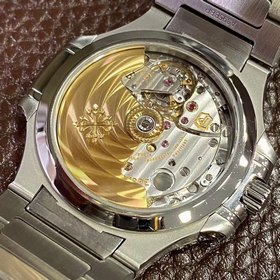 Patek Philippe Женские часы Nautilus 324SC с 29 бриллиантами