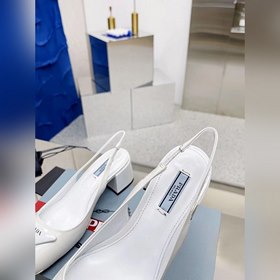 PRADA Весенняя коллекция на толстом каблуке Необходимое приобре