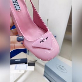 PRADA Весенняя коллекция на толстом каблуке Необходимый элемент 