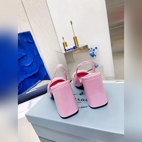 PRADA Весенняя коллекция на толстом каблуке Необходимый элемент 