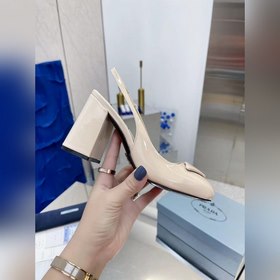 PRADA Весенняя коллекция на толстом каблуке Необходимый элемент