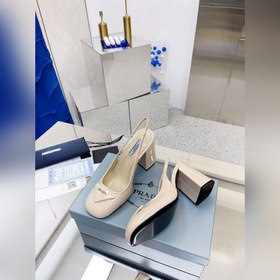 PRADA Весенняя коллекция на толстом каблуке Необходимый элемент
