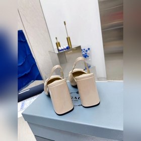 PRADA Весенняя коллекция на толстом каблуке Необходимый элемент