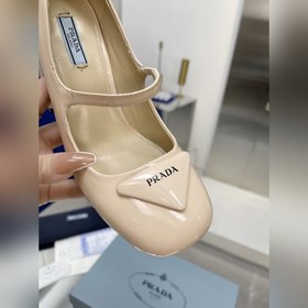 PRADA Ранневесенняя коллекция на подиуме. Серия на толстом каблу