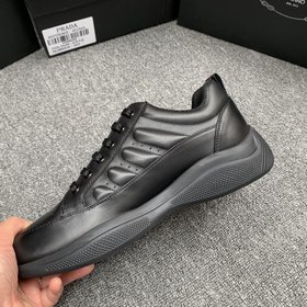 Prada/Prada Перфорированные кроссовки с шнуркамиз последней весен
