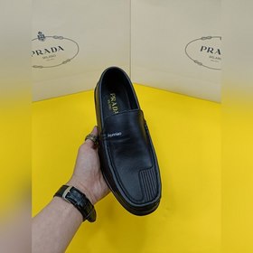PRADA Мягкие туфли с мягкой подошвой и пуговицами. Модные туфли