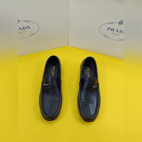 PRADA Мягкие туфли с мягкой подошвой и пуговицами. Модные туфли