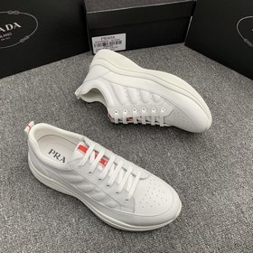 Prada/Prada Перфорированные кроссовки с шнуркамиз последней весен