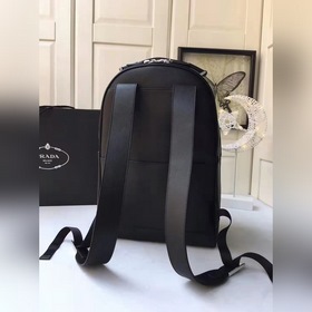 Рюкзак PRADA, модель 2VZ032 Изготовлен из импортной кожи Saffian