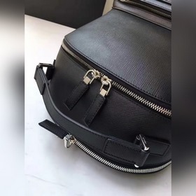 Рюкзак PRADA, модель 2VZ032 Изготовлен из импортной кожи Saffian