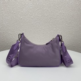 Нейлоновая сумка Prada Hobo, модель： 1BH204 Сеть сестричек-блогер