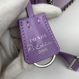 Нейлоновая сумка Prada Hobo, модель： 1BH204 Сеть сестричек-блогер