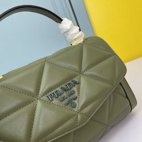 Вышитая сумка PRADA Модель： 2126 Объемный, с безупречным фирмен