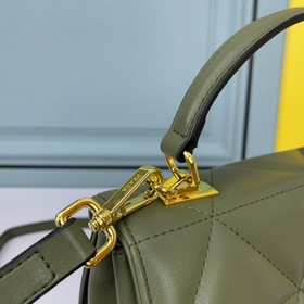 Вышитая сумка PRADA Модель： 2126 Объемный, с безупречным фирмен