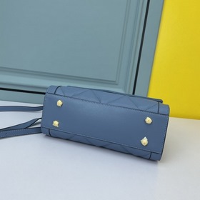 Вышитая сумка PRADA Модель： 2126 Объемный, с безупречным фирмен