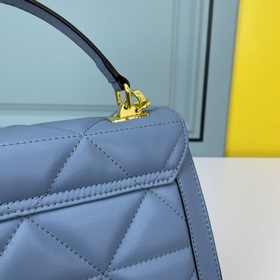 Вышитая сумка PRADA Модель： 2126 Объемный, с безупречным фирмен