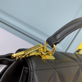 Вышитая сумка PRADA Модель： 2126 Объемный, с безупречным фирмен