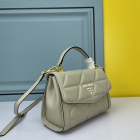 Вышитая сумка PRADA Модель： 2126 Объемный, с безупречным фирмен